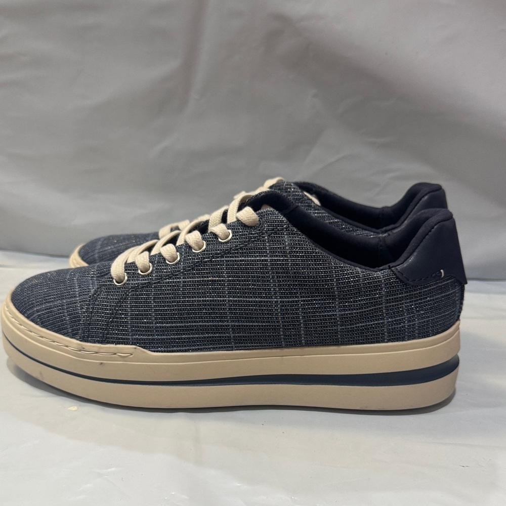 Clarks Denim Blue Sneakers with Cream Laces - Picture 7 of 10